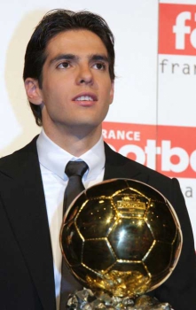 Kaká deu mais um título ao futebol brasileiro de melhor do mundo em 2007