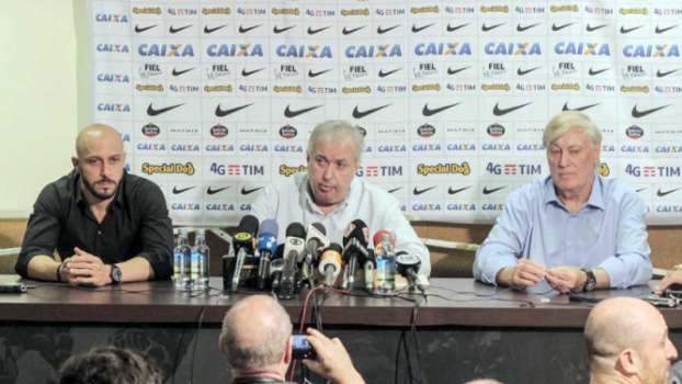 Silêncio, incerteza e pressão marcam busca de técnico pelo Corinthians