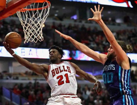 Jimmy Butler na vitória do Chicago Bulls sobre o Charlotte Hornets