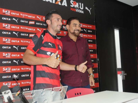 Dátolo no Vitória