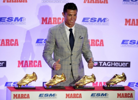 CR7 ganhou a Chuteira de Ouro ainda em 2013/14 (dividido com Suárez) e 2014/15. Um total de quatro