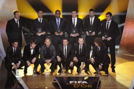 CR7 faz parte do time ideal da Fifa desde 2007. Nesta foto, está com a equipe de 2010