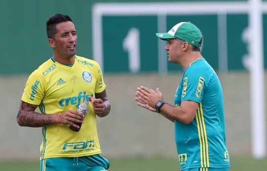 Eduardo Baptista já indica esquema tático preferido e marcação pressão