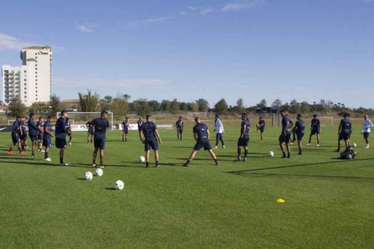 Carille ensaia Jô na ponta e Kazim como referência para o Majestoso
