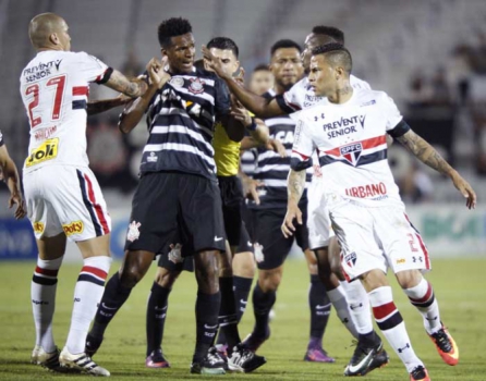 File:Majestoso - sao paulo and corinthians - campeonato paulista