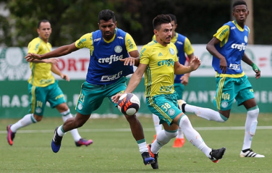 Eduardo Baptista repete Palmeiras com Edu Dracena, Vitinho e Barrios 