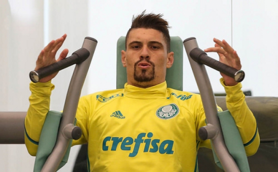 Mina e Moisés vão para o campo, e Eduardo dá treino tático no Verdão