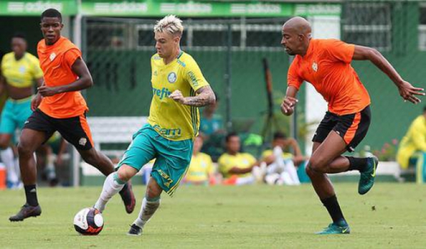 Outro campeão valorizado: Palmeiras renovará o contrato de Róger Guedes