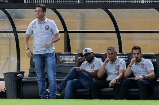 Loss ganha desafio no profissional do Corinthians, e Coelho assume sub-20