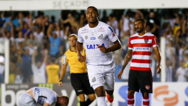 Rodrigão em ação pelo Santos Marco Galvão/Fotoarena