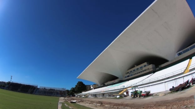 Construção do estádio Luso Brasileiro