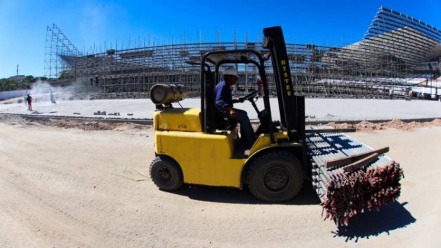 Construção do estádio Luso Brasileiro