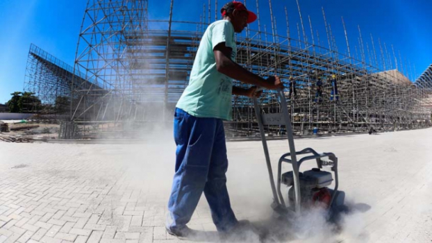 Construção do estádio Luso Brasileiro