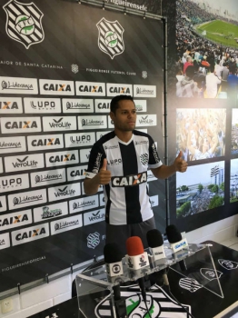 João Paulo foi apresentado na manhã desta quarta-feira no Figueirense