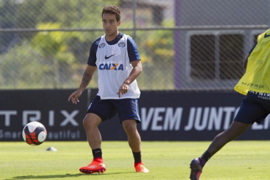 Jadson aprimora o condicionamento físico no Corinthians