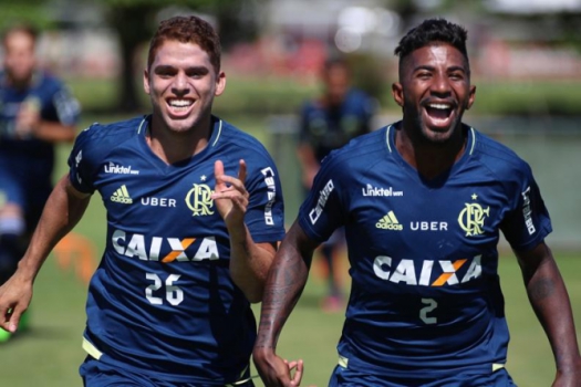 Alegria! Cuéllar e Rodinei serão titulares nesta quinta-feira (Gilvan de Souza / Flamengo)