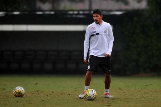 Yuri se adapta a nova função e percebe melhoras (Foto: Ivan Storti/Santos FC)