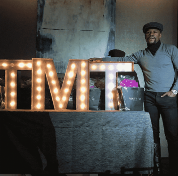 Floyd Mayweather ostenta fortuna na internet