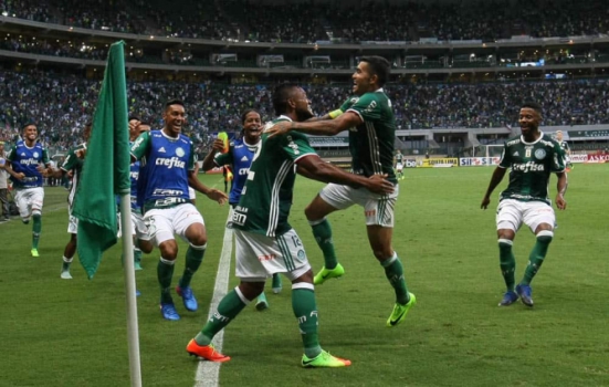 'Menino do bem, humilde e bom mesmo', Borja é abraçado pelo elenco