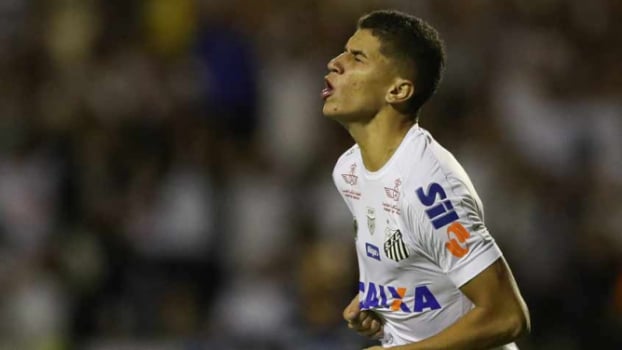 Bueno se recuperou após erro contra o Palmeiras diante do São Bento Marcello Zambrana/AGIF