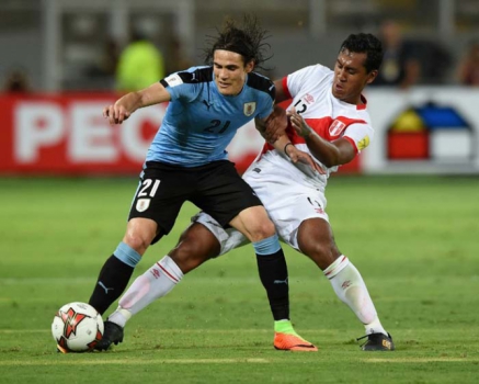 Outro craque uruguaio, Cavani não teve vida fácil em Lima