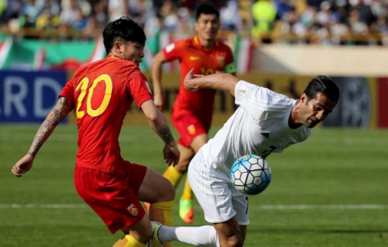 O Irã sofreu muito, mas conseguiu vencer a China por 1 a 0 na Ásia