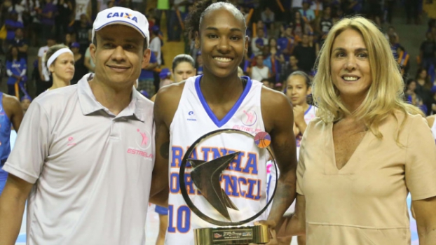 Tati Pacheco é a atual campeã do Torneio de 3 pontos da LBF CAIXA