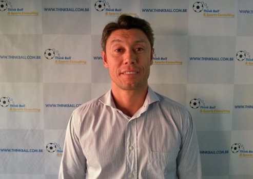 Insatisfeitos, torcedores se reúnem com diretoria da base do Corinthians