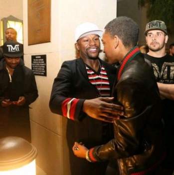 Floyd Mayweather presenteia filho de 16 anos com carrão