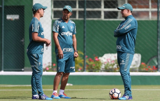 Após eliminação na semi do Paulista, Palmeiras volta aos treinamentos