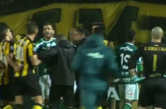 Palmeirenses detonam emboscada do Peñarol e detalham briga após jogo