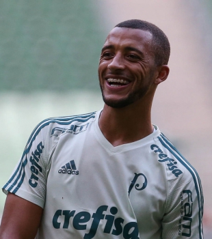 Fiorentina fica mais perto de tirar Vitor Hugo do Palmeiras