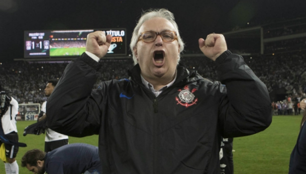 Corinthians ouve sondagens e aceita desafio: segurar jogadores campeões