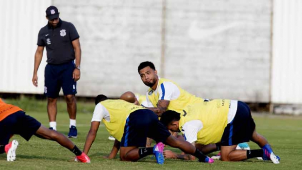 Após título, titulares descansam para viagem e reservas treinam no Timão