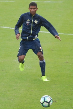 Márcio Araújo em treino