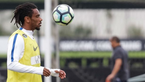 'Bob Marley corintiano' colhe dicas para jogar na lateral e fala ao L!: da mudança de vida ao sonho de adoção