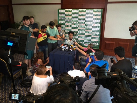 Zé Roberto vira atração no Equador e pede Verdão inspirado na Alemanha