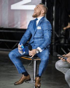 Conor McGregor durante coletiva de imprensa de turnê mundial de "May-Mac"