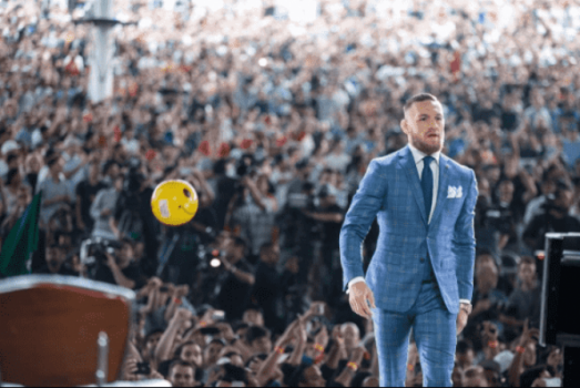 Conor McGregor durante coletiva de imprensa de turnê mundial de "May-Mac"