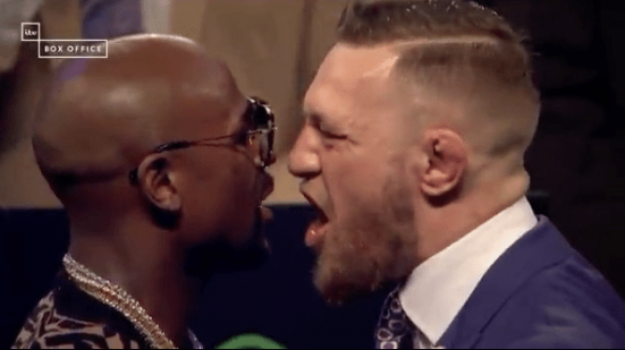 Floyd Mayweather encara Conor McGregor em Londres (ING) antes de superluta