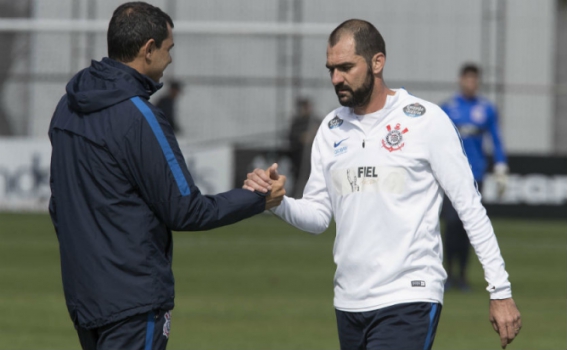 Vem reforço aí! Danilo está perto de retornar no Corinthians após um ano
