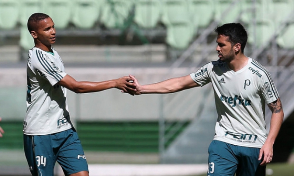Estreante, Deyverson chegou ao Palmeiras com ajuda do Barcelona