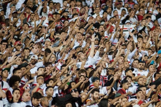 Resultado de imagem para Torcida do São Paulo no empate com o Grêmio no Morumbi