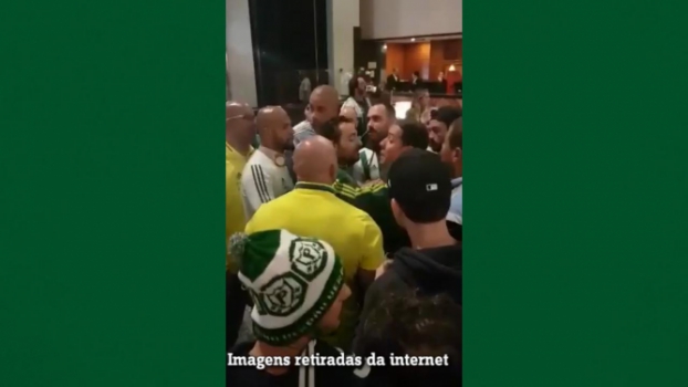 Conselheiro cobra Palmeiras no hotel depois de eliminação: 'Falta culhão'