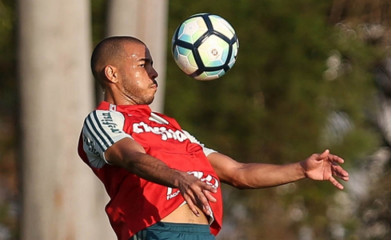 Cuca escala Palmeiras com novidades nas laterais e Jean no meio-campo