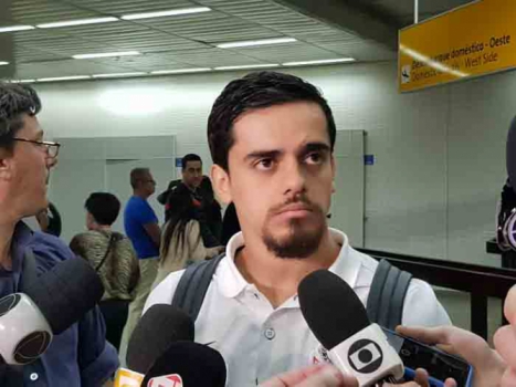 Fagner exalta Corinthians, mas avisa: 'Achar que já ganhou é perigoso'