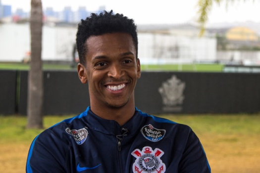 Do fundo do poço à chance de fazer história, novo Jô passa vida a limpo no Corinthians: 'Tenho que me vigiar'
