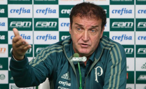 Cuca diz que não pedirá demissão e sonha vencer a Libertadores-2018