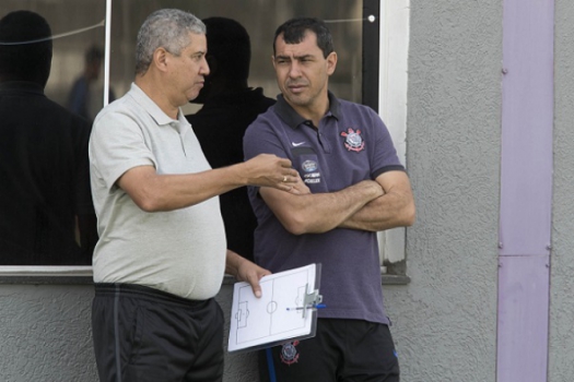 De aluno a professor: em sete meses, Carille ensina 'estagiários' no Timão