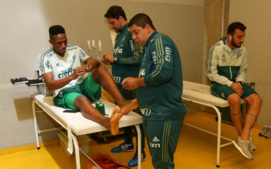 Mattos tem novo encontro com o Barça para segurar Mina até a Copa